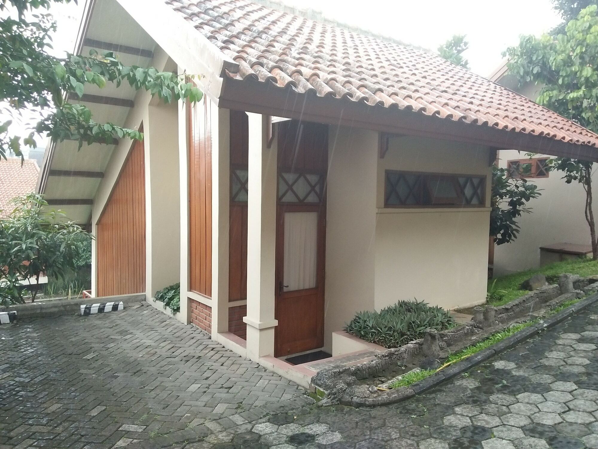 Ahadiat Hotel & Bungalow Bandung Eksteriør billede